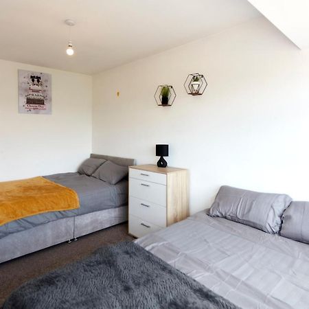 Spacious Home Close To City Centre Location Leeds  Exterior photo