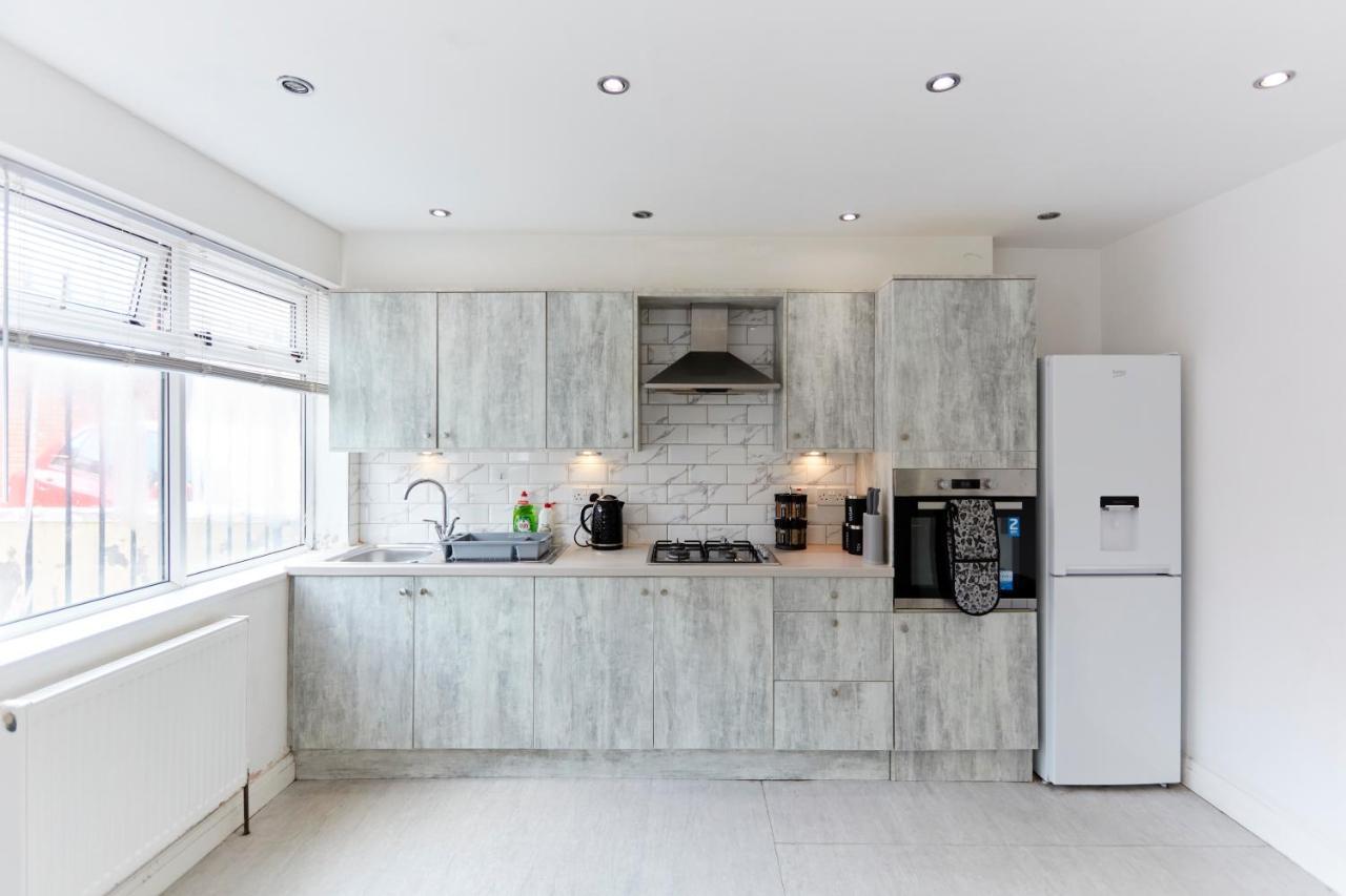 Spacious Home Close To City Centre Location Leeds  Exterior photo