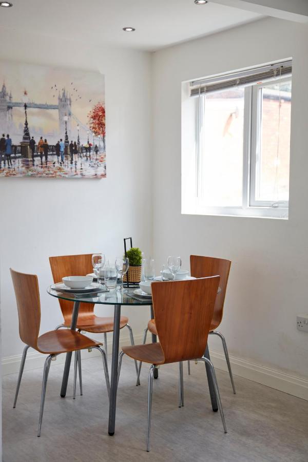 Spacious Home Close To City Centre Location Leeds  Exterior photo